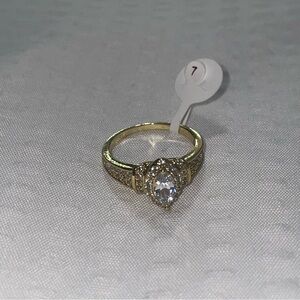 XuPing Elegant Gold Ring with Sparkling Gem